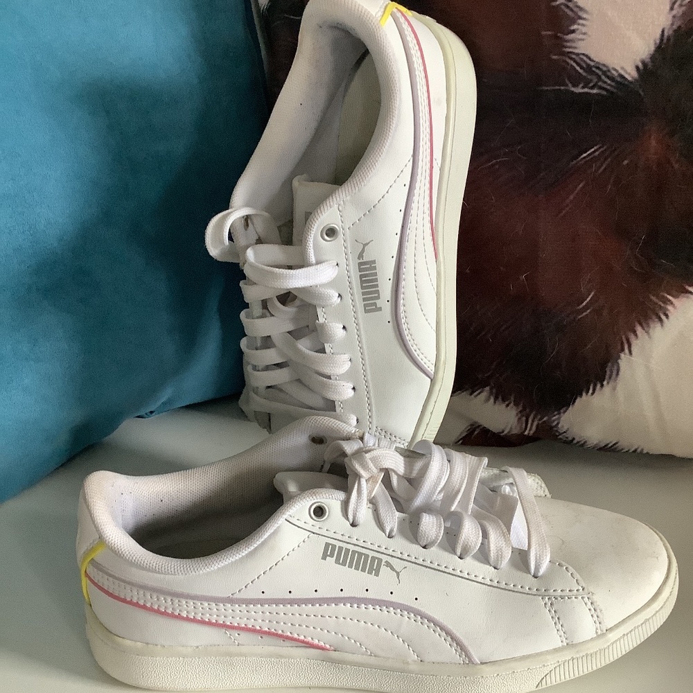 PUMA ladies leather running shoes size 6